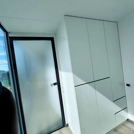 Glass House Retreats Brandon
